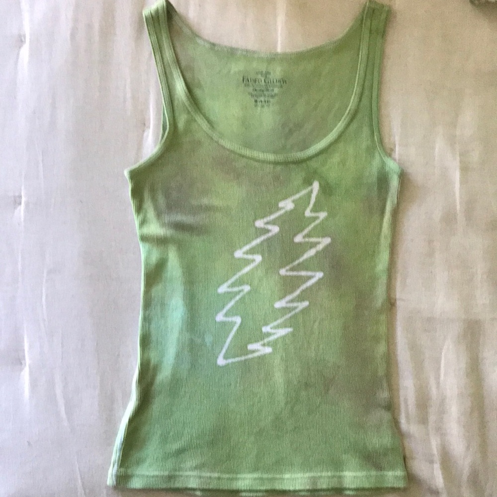 Lightning bolt tank
